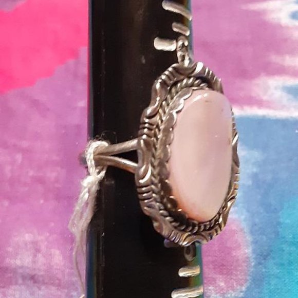 Mother of Pearl Ring Signed JE - Picture 3 of 6